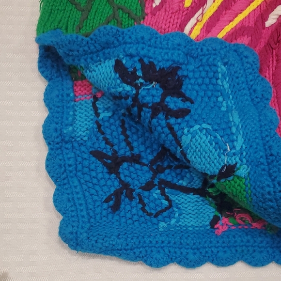 Lilly Pulitzer Knitted  Graphic Lion Flower Sweater - Picture 4 of 10